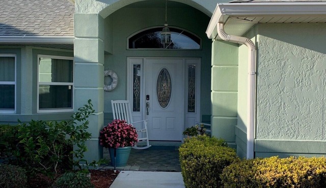 Beautiful golf course views, with golf cart access to the villages