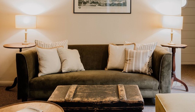 Beautiful Grade II* listed Gatehouse in Great Location