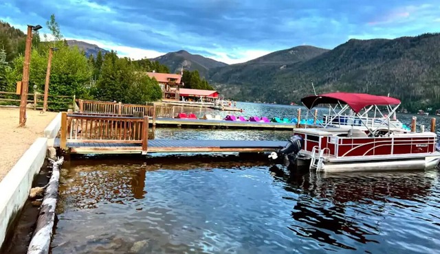 Beautiful Grand Lake Mountain Lodge