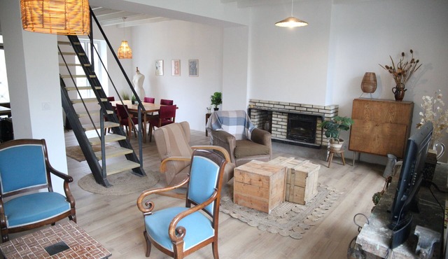 Beautiful granite holiday house near the sea