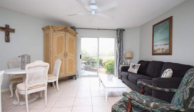 Beautiful Ground Floor Unit!