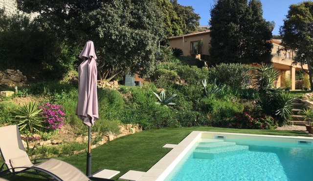 Beautiful ground floor apartment with pool in the countryside