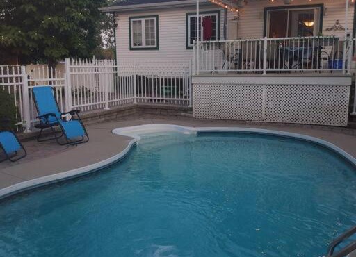 Beautiful Guest Home Riverfront Retreat 15 Min to Ottawa