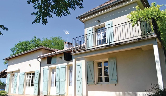 Beautiful home in Durfort Lacapelette