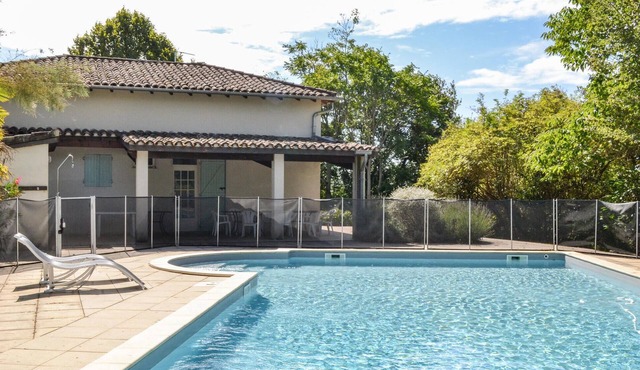 Beautiful home in Durfort Lacapelette