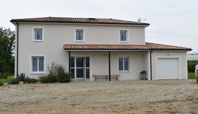 Beautiful house for 10-12 people, 4 bedrooms, terrace and garden