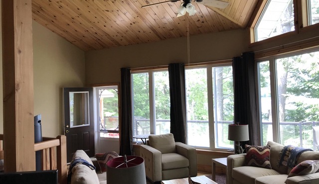 Beautiful Haliburton cottage on quiet lake!