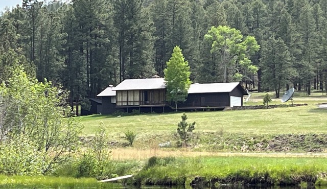 Beautiful Hall Creek Estate