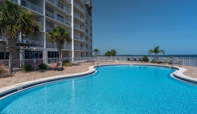 Beautiful Harbour Pointe Condo