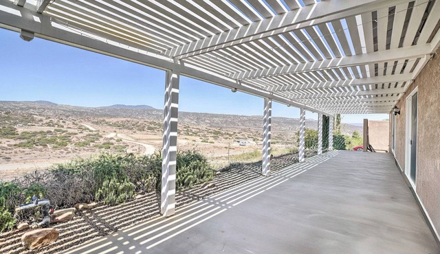 Beautiful Hemet Home: Large Patio & Mtn Views!