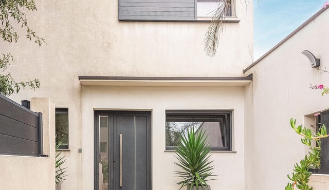 Beautiful, high quality vacation home with private outdoor pool and garden.