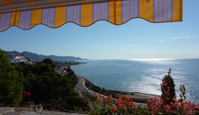 Beautiful High Quality 2 Bed, 2 Bath Apt, Large Terrace with Stunning Views