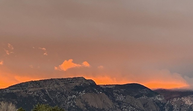 Beautiful Hillside Casita with easy access to Albuquerque and Santa Fe