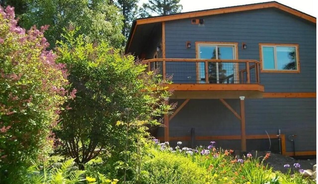 Beautiful Hillside-Guest House