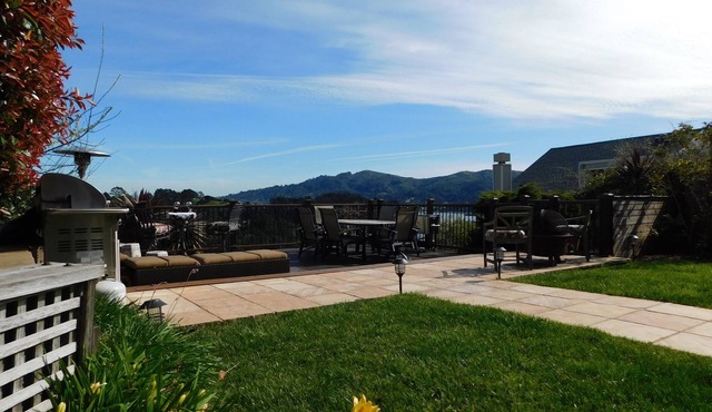 Beautiful hilltop houses with stunning views of the bay and San Francisco