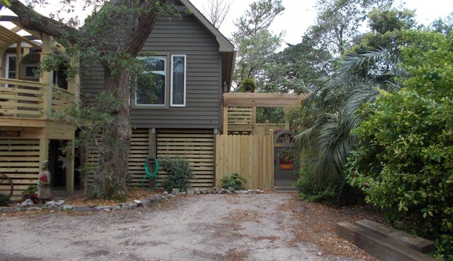 Beautiful, Historic and Private Retreat for Couples-limit 2 people