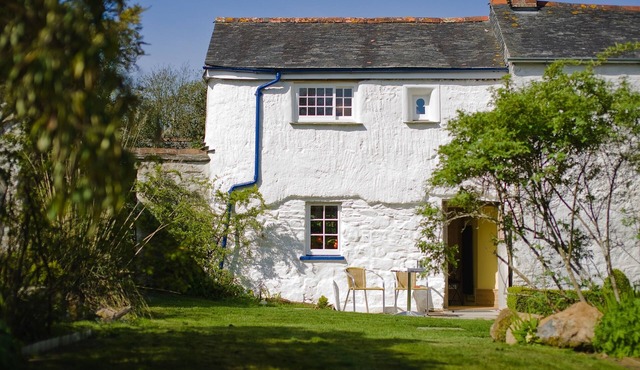 Beautiful Historic Cottage In 540m2 Walled Garden