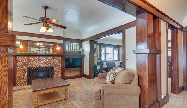 Beautiful Historic Home Near Bryce Canyon!