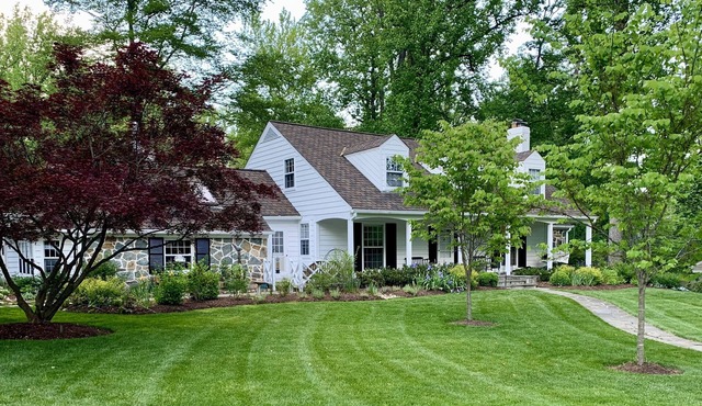 Beautiful historic New England style home in quiet, residential neighborhood