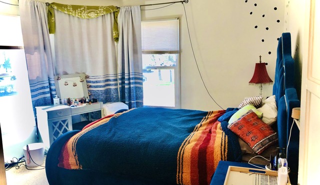 Beautiful Historical Los Feliz- walking distance to so much!
