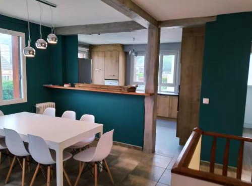 Beautiful house with garden, ideal for a large group
