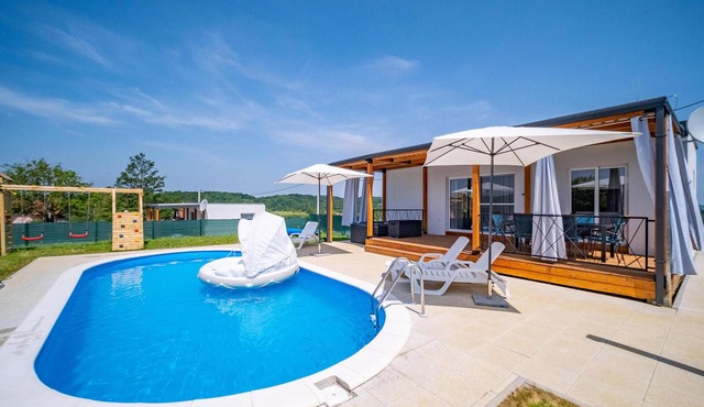 Beautiful home in Cerovacki Galovici with sauna