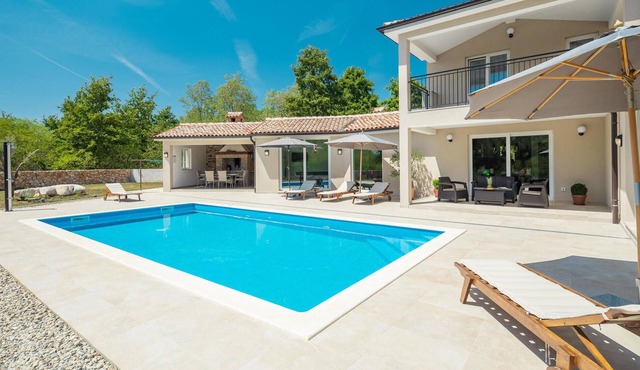 Beautiful home in Sveti Petar u Sumi