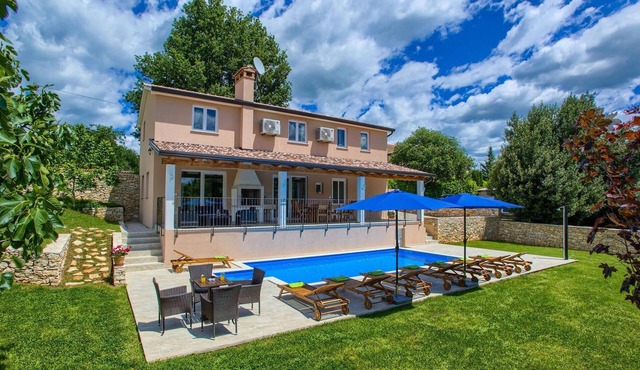 Beautiful home in Sveti Petar u Sumi