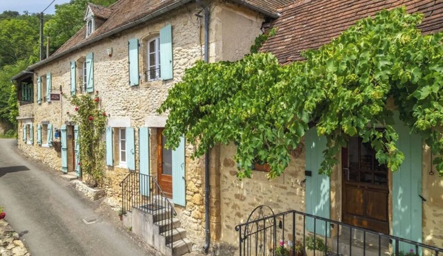 Beautiful Holiday Home In La Roque Gageac in the valley of the Five Chateau,s.