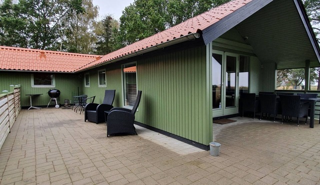 Beautiful holiday cottage with beautiful view over the Limfjord