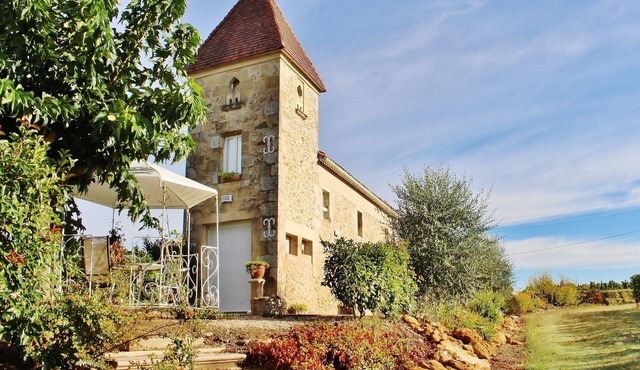 Beautiful holiday home with swimming pool