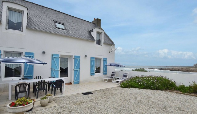 Beautiful holiday home by the sea in Penmarch