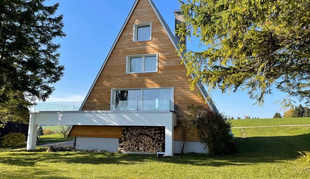 Beautiful holiday home surrounded by nature