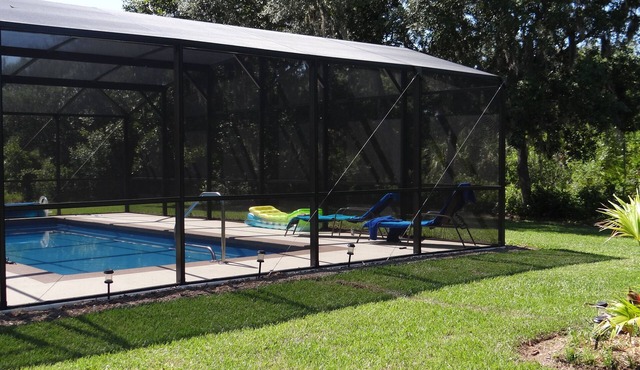 Beautiful holiday home with private swimming pool suitable for 6 people