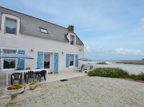 Beautiful holiday home by the sea in Penmarch