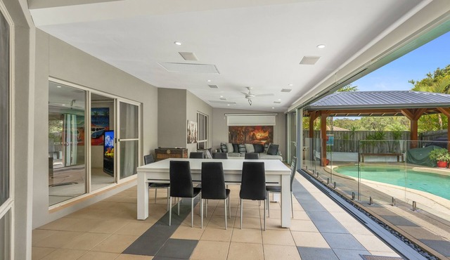 Beautiful Holiday Home In Parkwood For The Family Only 10 Minutes To Theme Parks