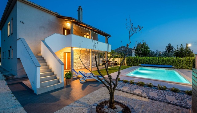 Beautiful holiday home with heated swimming pool, summer kitchen, WiFi, grill