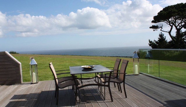 Beautiful holiday home, just a walk away from Talland beach.