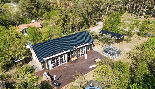 Beautiful holiday home on a scenic plot