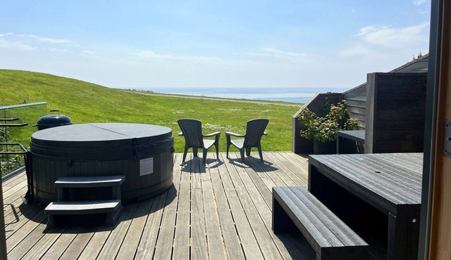 Beautiful holiday home with, just a walk away from Talland beach.