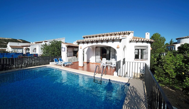 BEAUTIFUL HOLIDAY VILLA 9 minutes' drive from the beach. Surface area 142m2