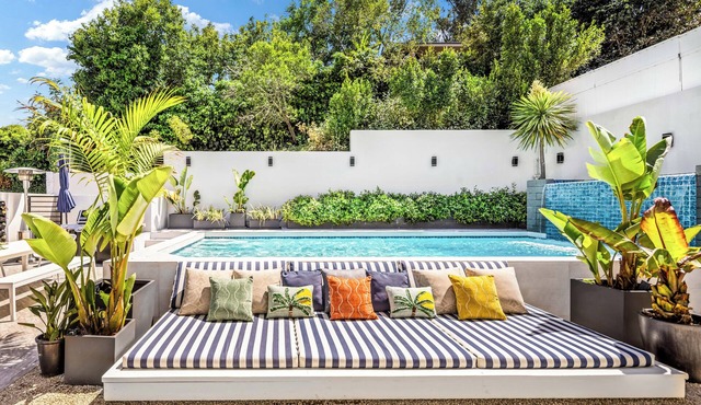 Beautiful Hollywood Hills Pool Villa - Hollywood Sign Views & Iconic Location