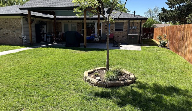 Beautiful Home 1.5 miles from Medical Center