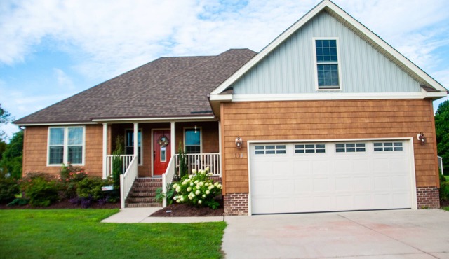 Beautiful home 25 minutes from the Outer Banks of NC