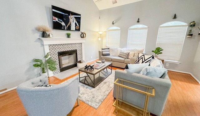 Beautiful Home 3/2.5 Stone Oak