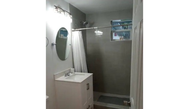 Beautiful Home .4 bed .2 baths. Acre of land .great area.2 car garage