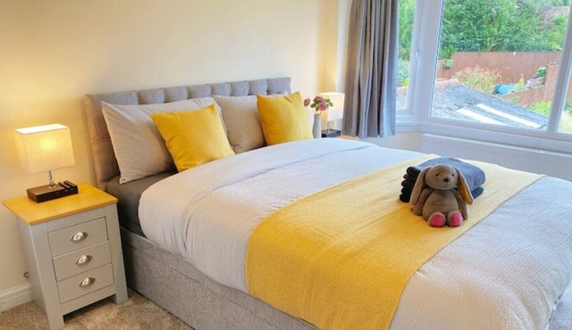 Beautiful Home, BHX Airport, Nec, King Size Beds