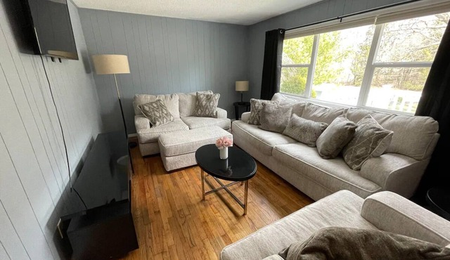 Beautiful Home by Jersey Shore Beaches + Six Flags + Fort Dix