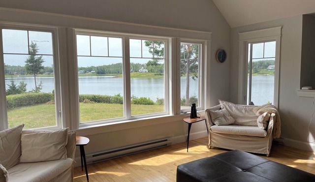 Beautiful home on an ocean inlet - Walking distance from sandy beach