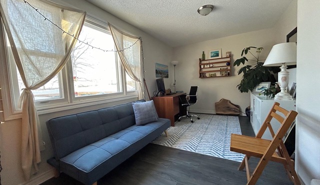 Beautiful home, centrally located with Georgian Bay views!
